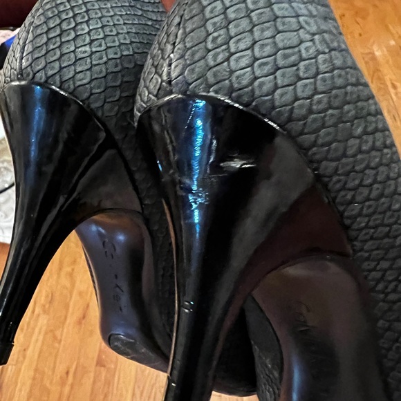 Calvin Klein pumps like new size 8 1/2 - Picture 3 of 8